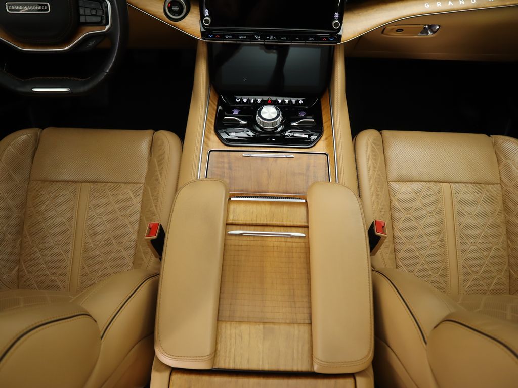 Thumbnail: 2022 Jeep Grand Wagoneer - 17