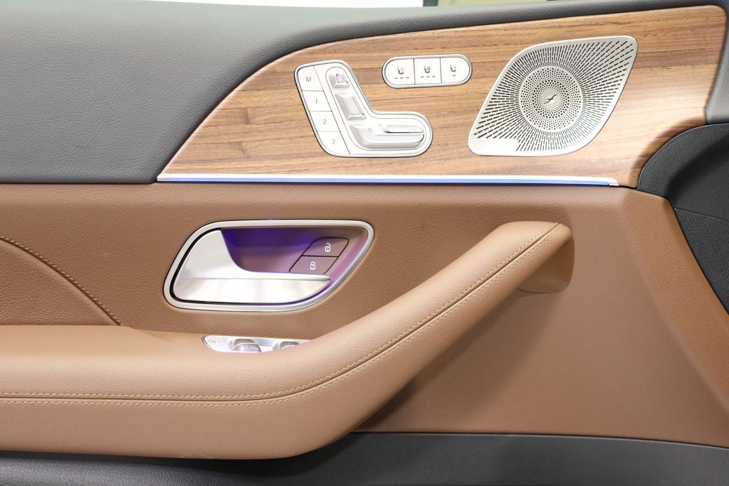 Thumbnail: 2026 Mercedes-Benz GLE - 32