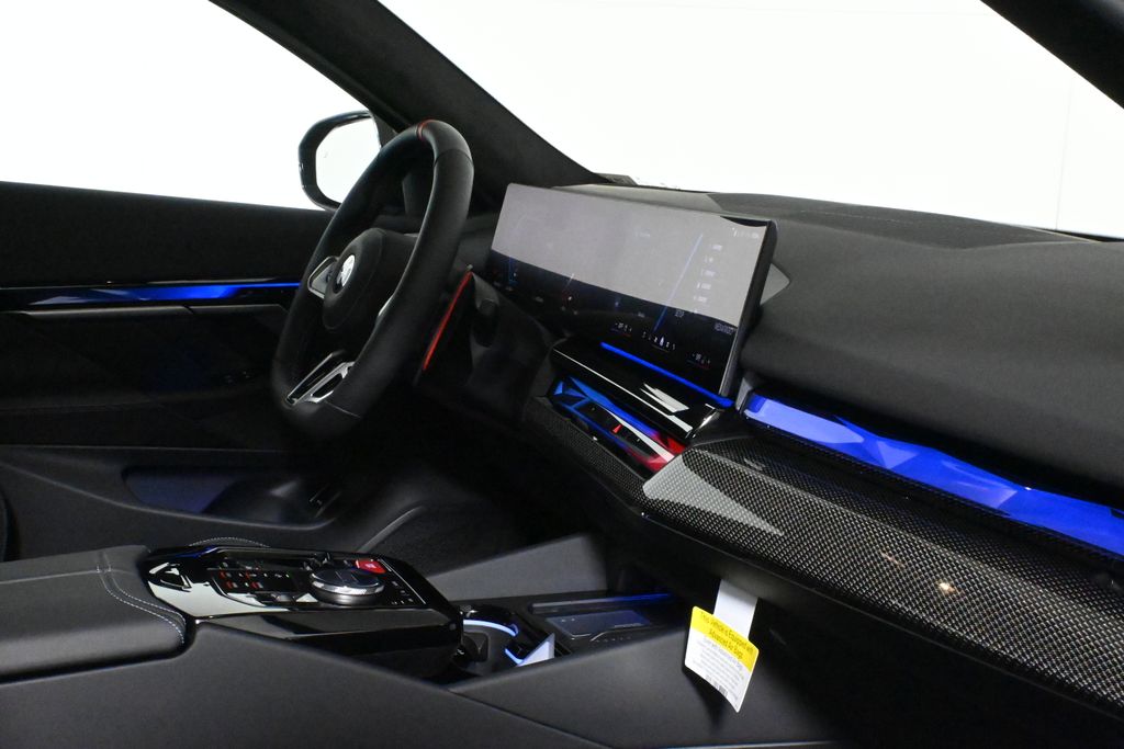 Thumbnail: 2026 BMW M5 - 32