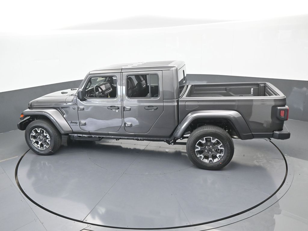 New 2026 Granite Crystal Metallic Clearcoat Jeep Sahara image 43