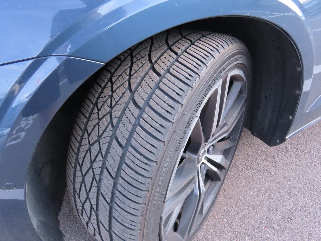 Thumbnail: 2019 Volvo V60 - 14