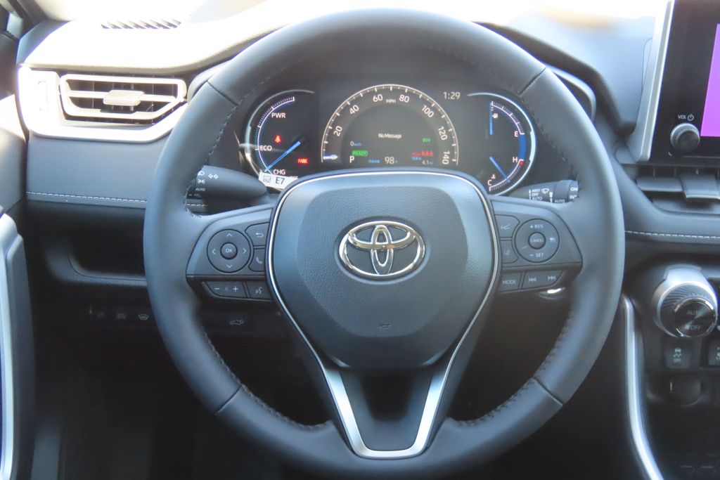 Thumbnail: 2025 Toyota RAV4 - 10