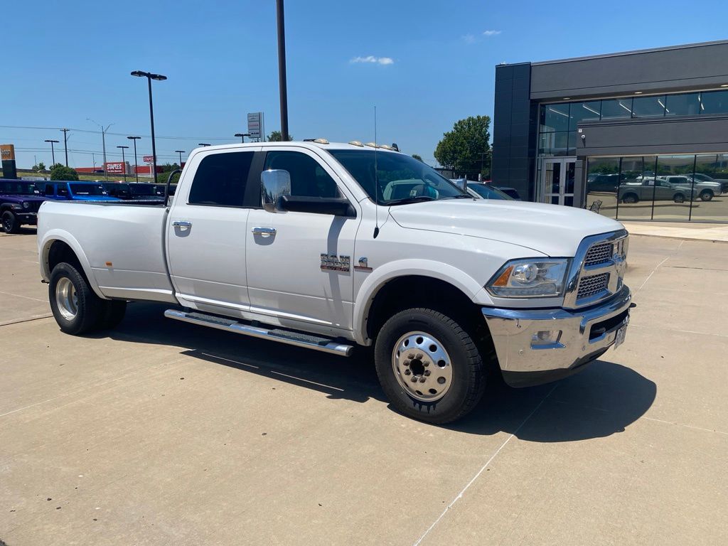 Bright White Clearcoat 2017 RAM 3500 Pickup Truck Four-Wheel Drive 6-Speed Automatic