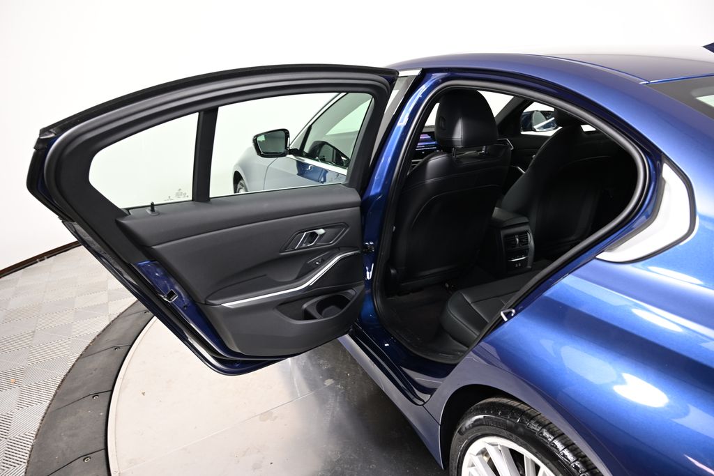 Thumbnail: 2024 BMW 3 Series - 23