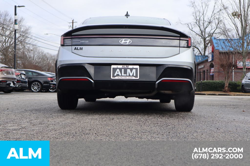 Used 2025 Silver Hyundai SEL image 7