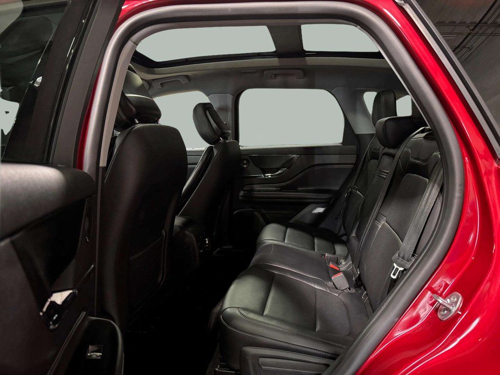 Used 2020 Red Carpet Lincoln Reserve image 25