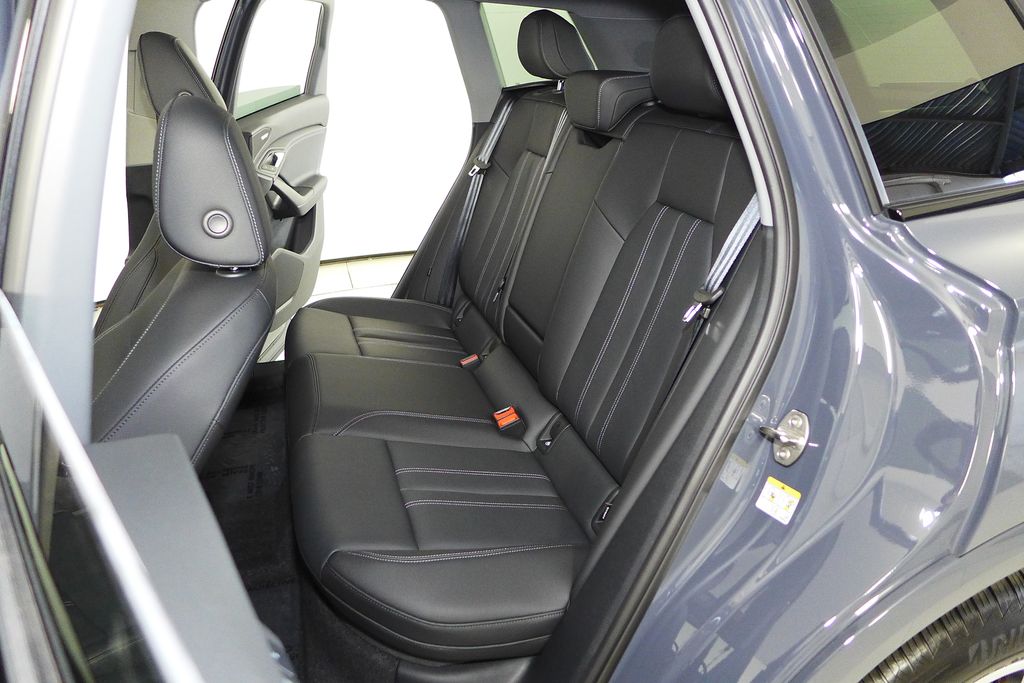 Thumbnail: 2025 Audi Q6 e-tron - 21