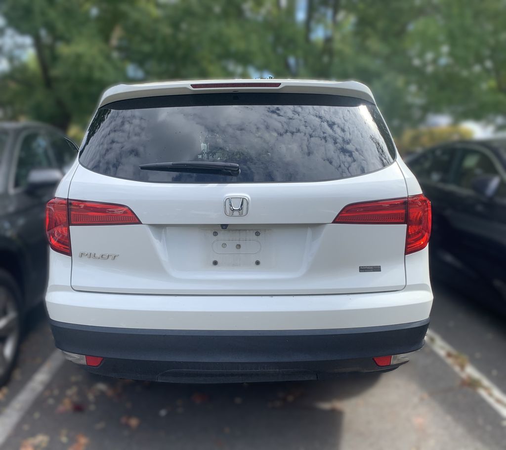Thumbnail: 2017 Honda Pilot - 8
