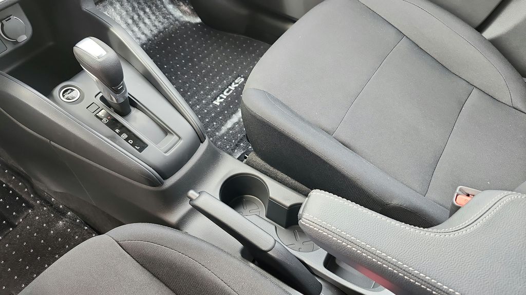 2025 Nissan Kicks Play