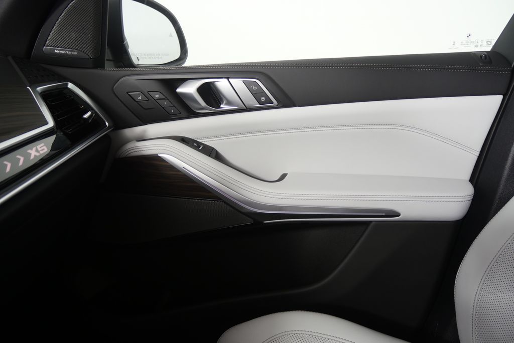 Thumbnail: 2026 BMW X5 - 24