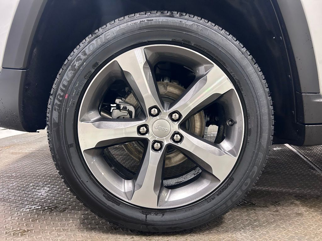 new 2026 Jeep Grand Cherokee car, priced at $48,995