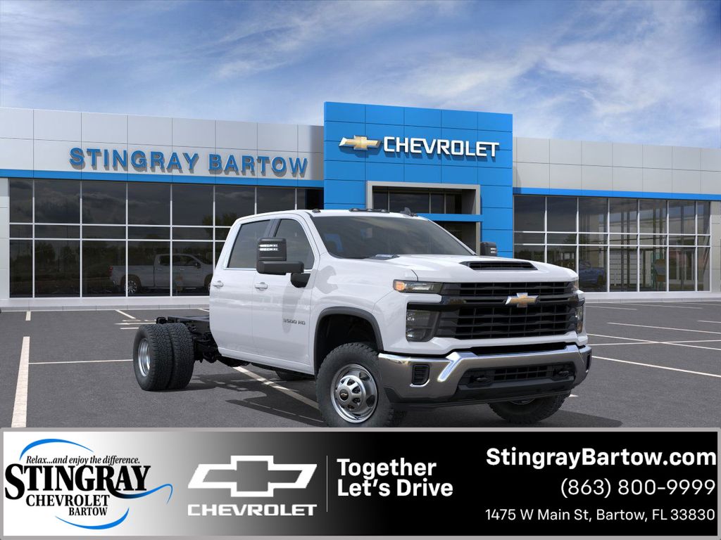 Summit White 2025 Chevrolet Silverado 3500HD Work Truck Crew Cab LB 4WD Pickup Truck Four-Wheel Drive Automatic