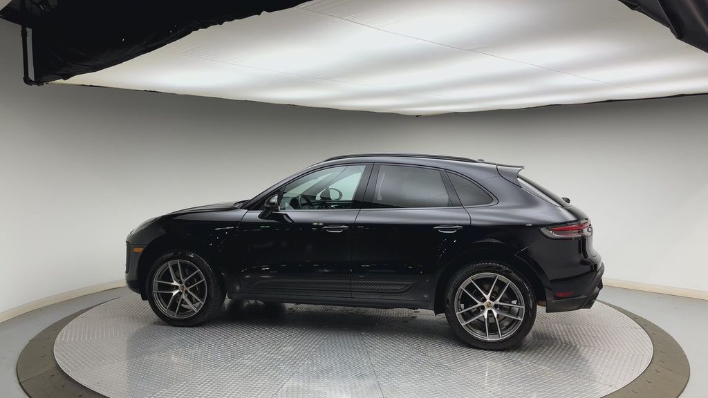 Thumbnail: 2024 Porsche Macan - 5