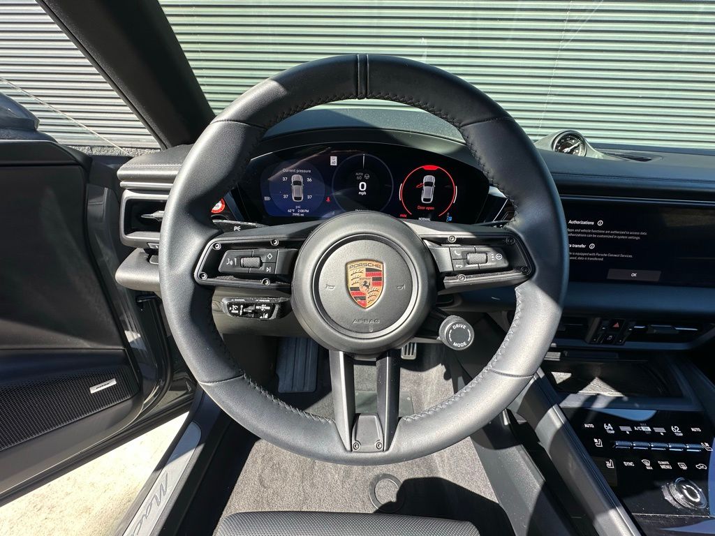 Thumbnail: 2025 Porsche Macan - 16