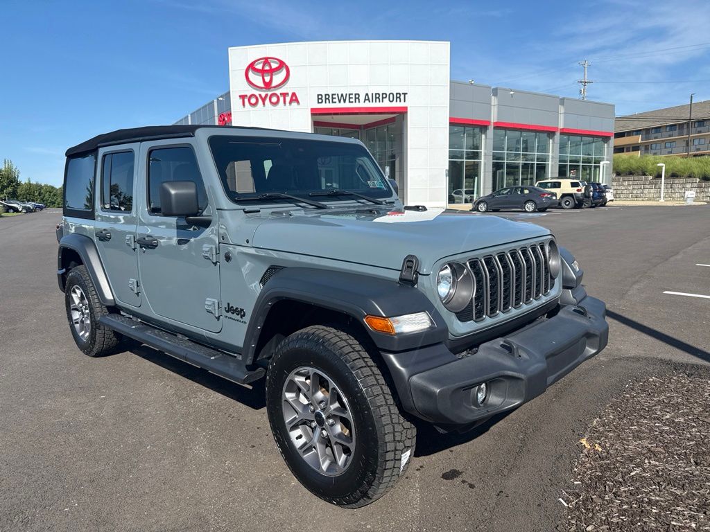 Used 2024 Jeep Wrangler SUV