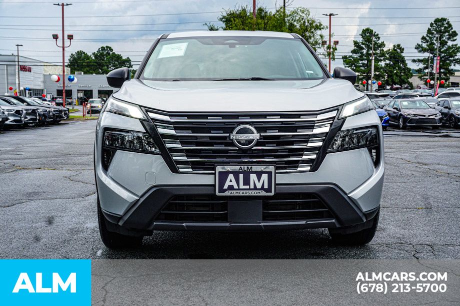 Used 2024 Silver Nissan S image 9