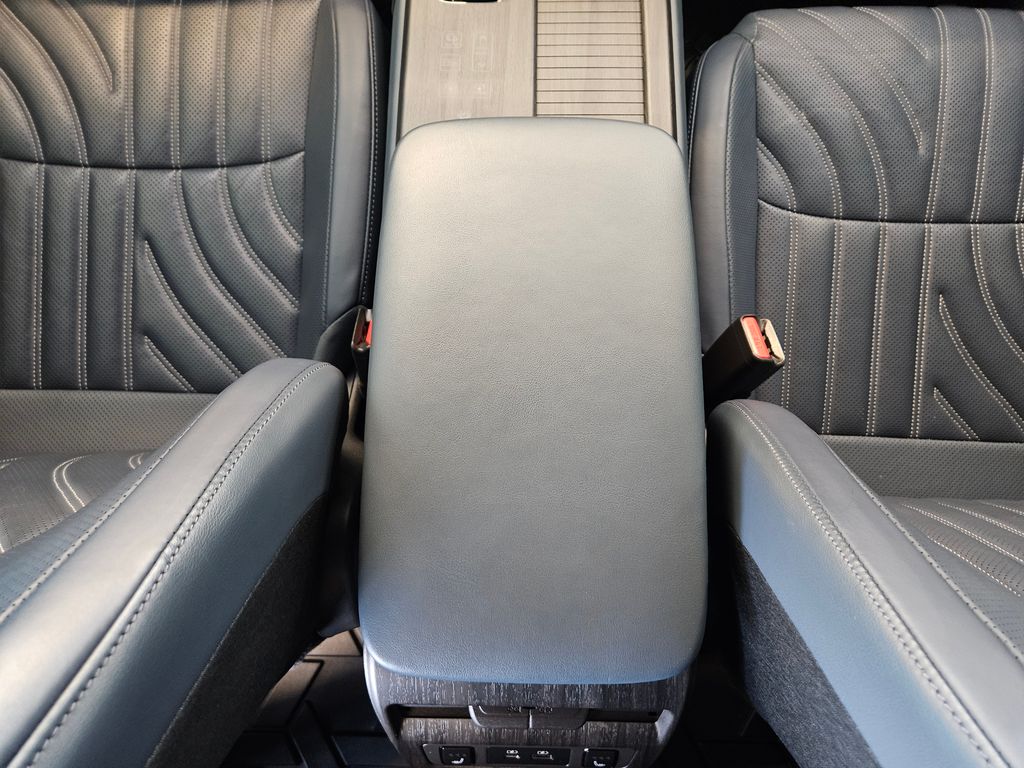 2023 Nissan Ariya PLATINUM+ e-4ORCE