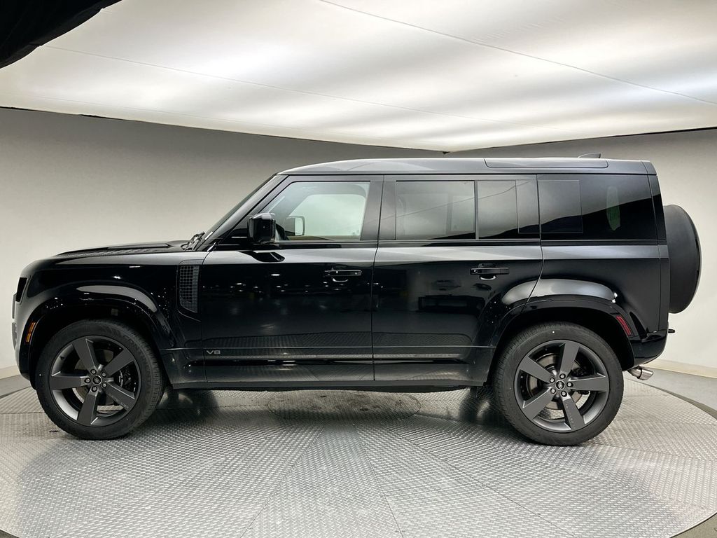 2025 Land Rover Defender 110 2