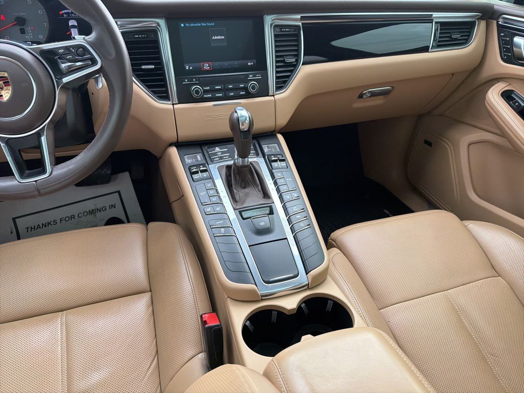 Thumbnail: 2017 Porsche Macan - 17