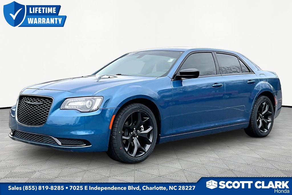 2023 Chrysler 300 Touring