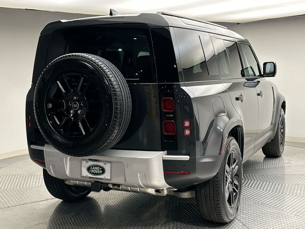 2025 Land Rover Defender 110 3