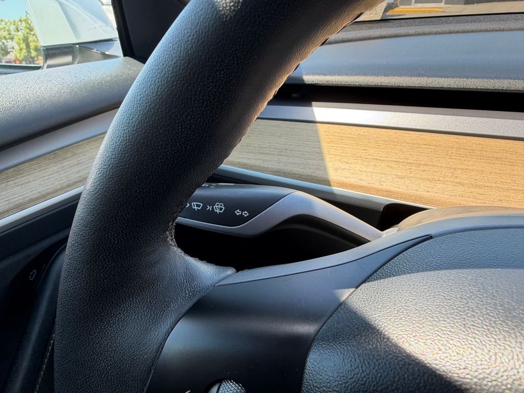 Thumbnail: 2022 Tesla Model 3 - 18