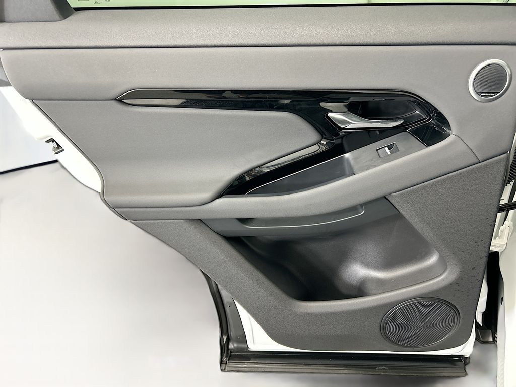 Thumbnail: 2025 Land Rover Range Rover Evoque - 25