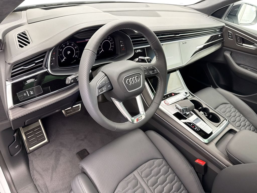 Thumbnail: 2026 Audi RS Q8 - 9