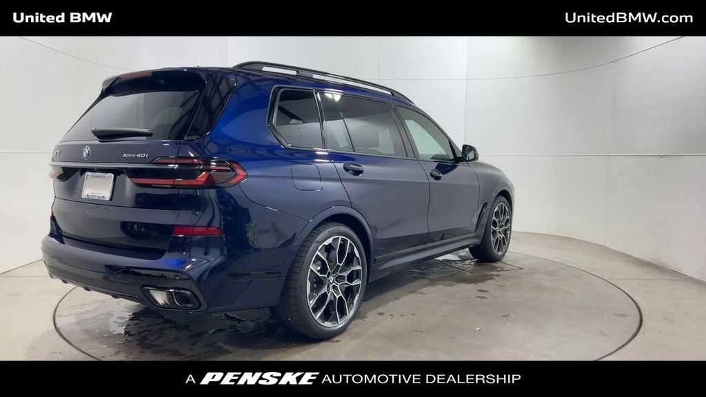 Thumbnail: 2026 BMW X7 - 8
