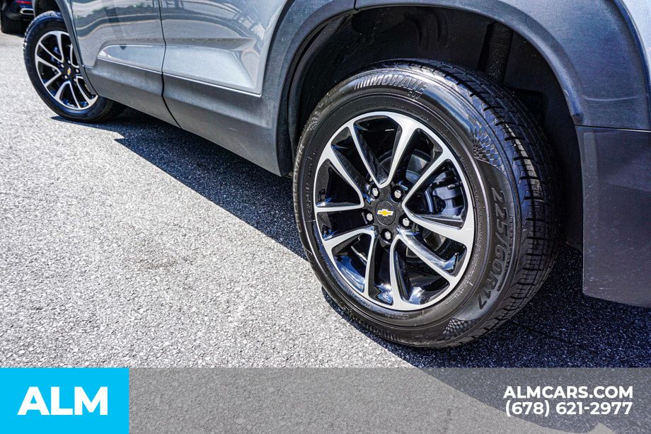 Used 2025 Gray Chevrolet LT image 15