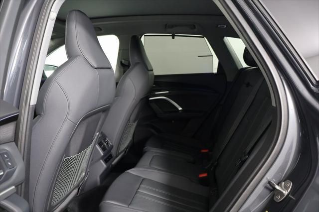 Thumbnail: 2025 Audi Q5 - 6