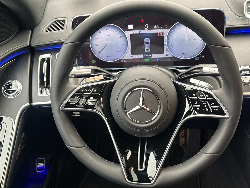 Thumbnail: 2025 Mercedes-Benz S-Class - 22