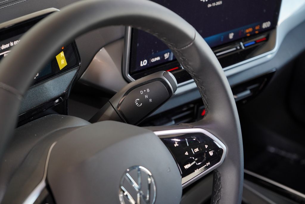 2025 Volkswagen ID.4 Pro S 9