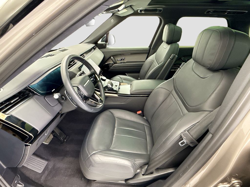 Thumbnail: 2023 Land Rover Range Rover Sport - 5