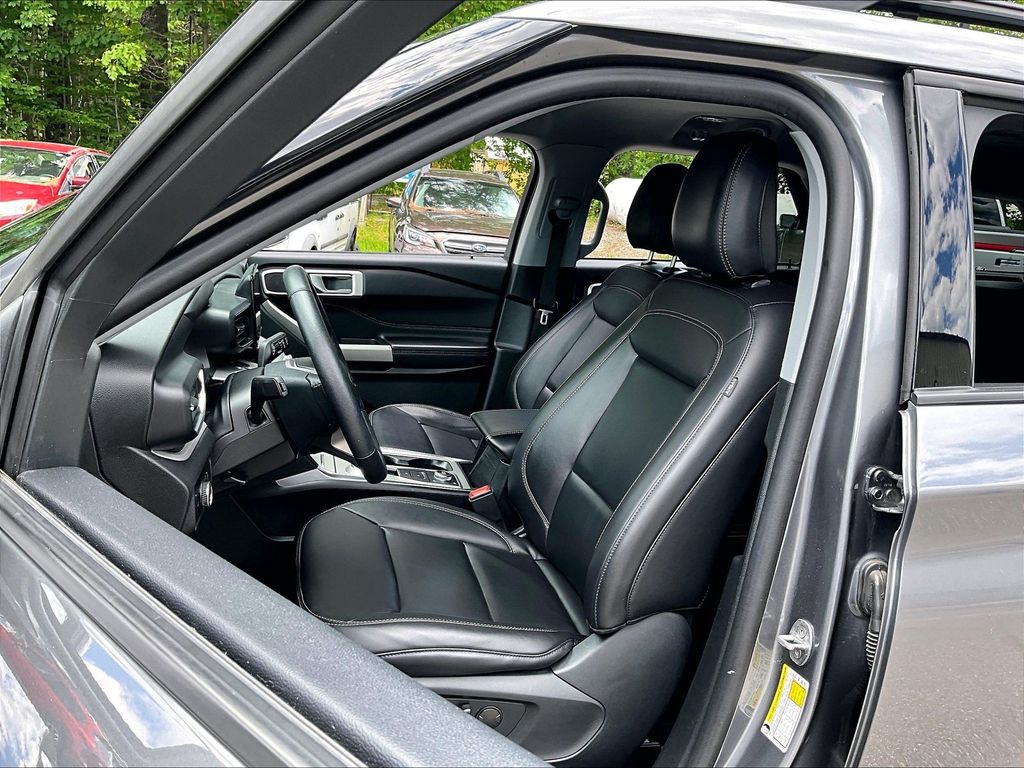 2023 Ford Explorer — photo 10