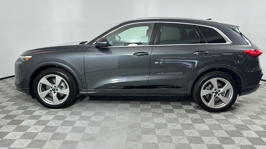 Thumbnail: 2025 Audi Q5 - 2