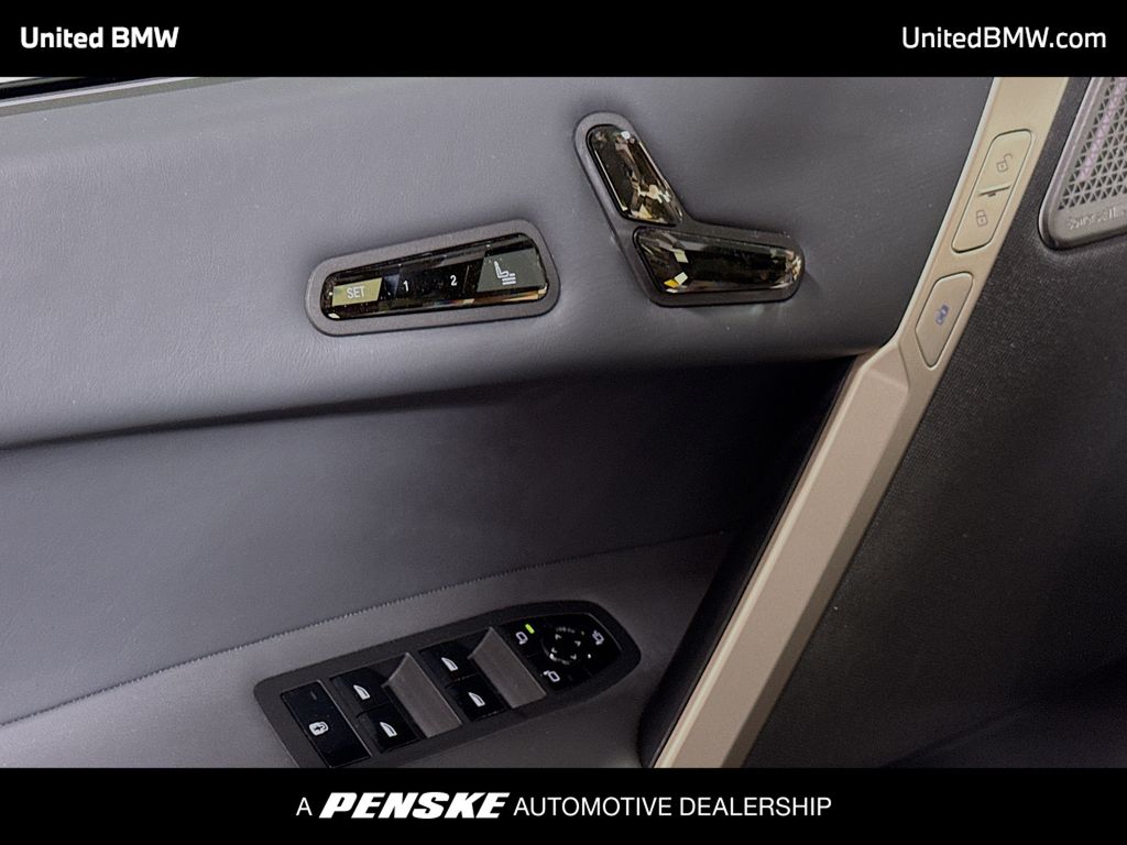 Thumbnail: 2023 BMW iX - 3