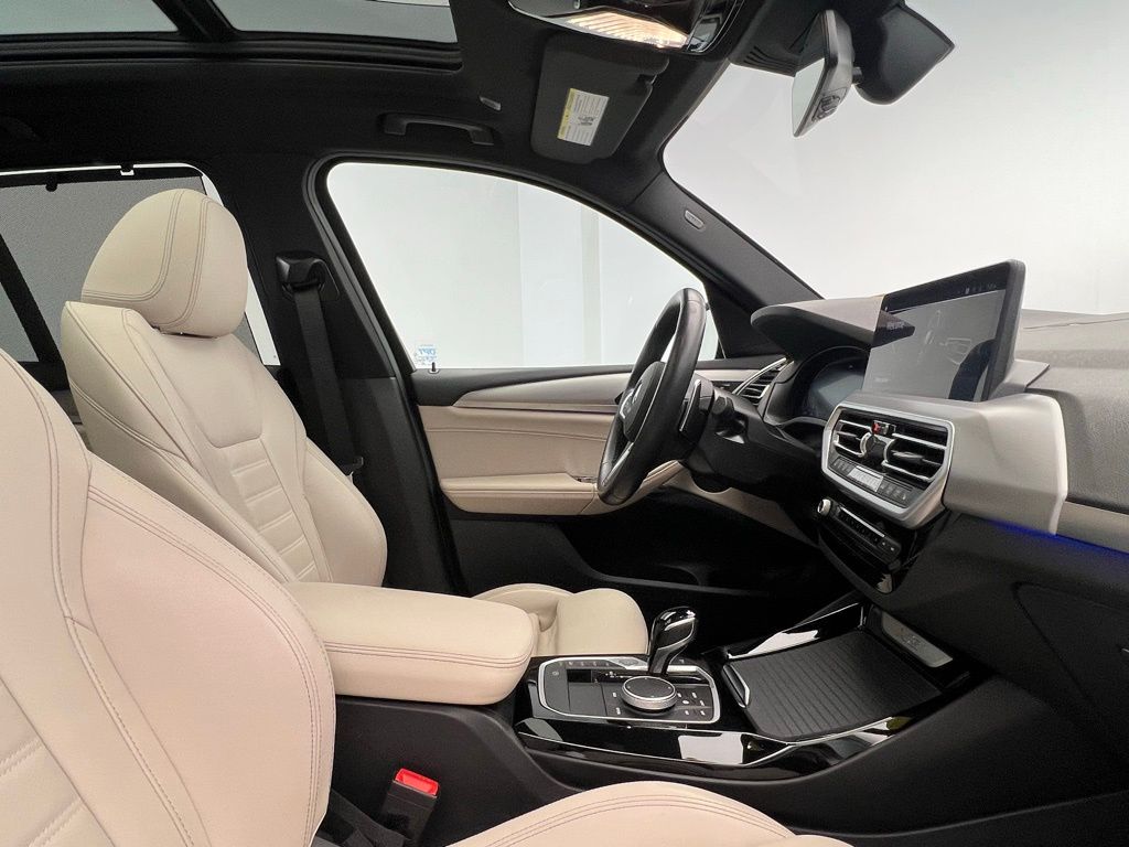 Thumbnail: 2022 BMW X3 - 6