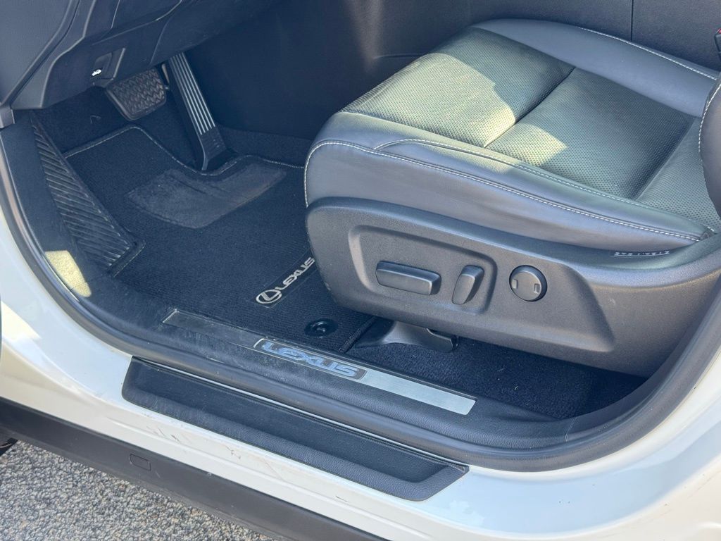 2022 Lexus RX 350L photo 22