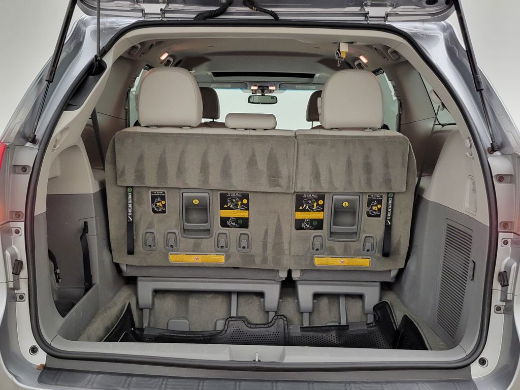 Thumbnail: 2012 Toyota Sienna - 9