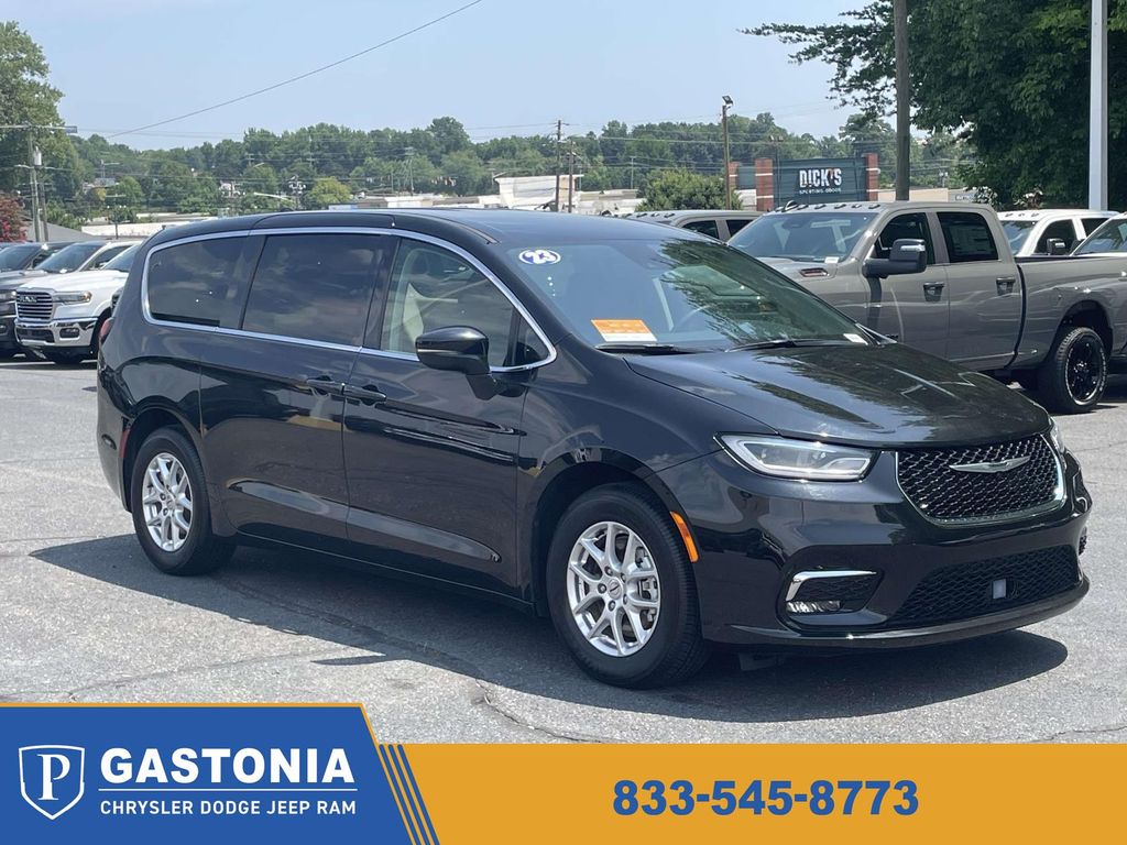 Brilliant Black Crystal Pearlcoat 2023 Chrysler Pacifica Minivan Front-Wheel Drive 9-Speed Automatic