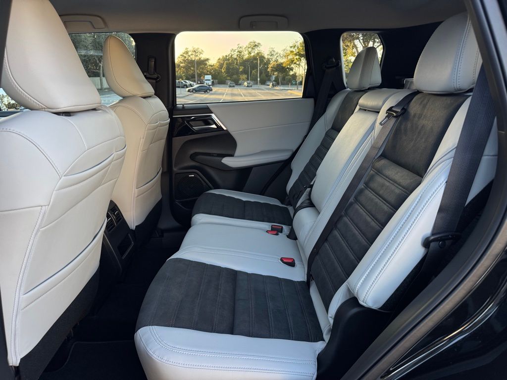 New 2025 Mitsubishi Outlander SUV