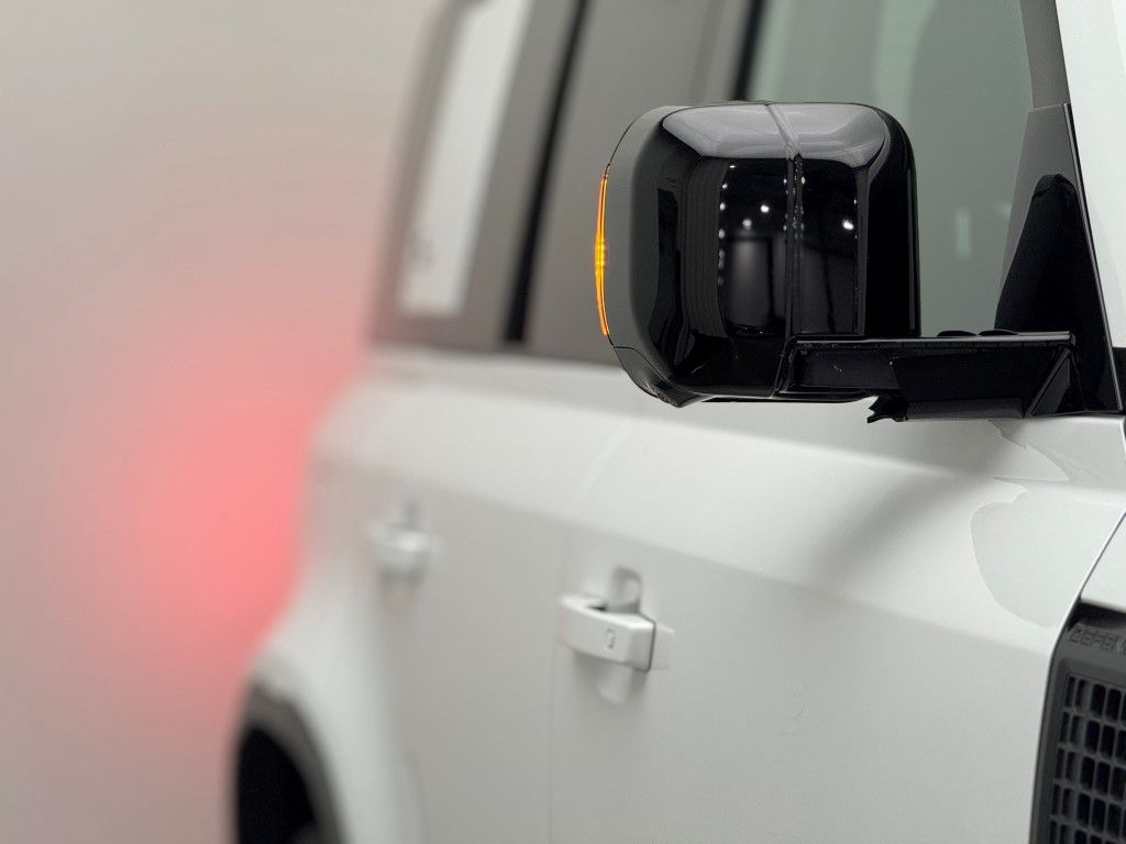 Thumbnail: 2023 Land Rover Defender - 6