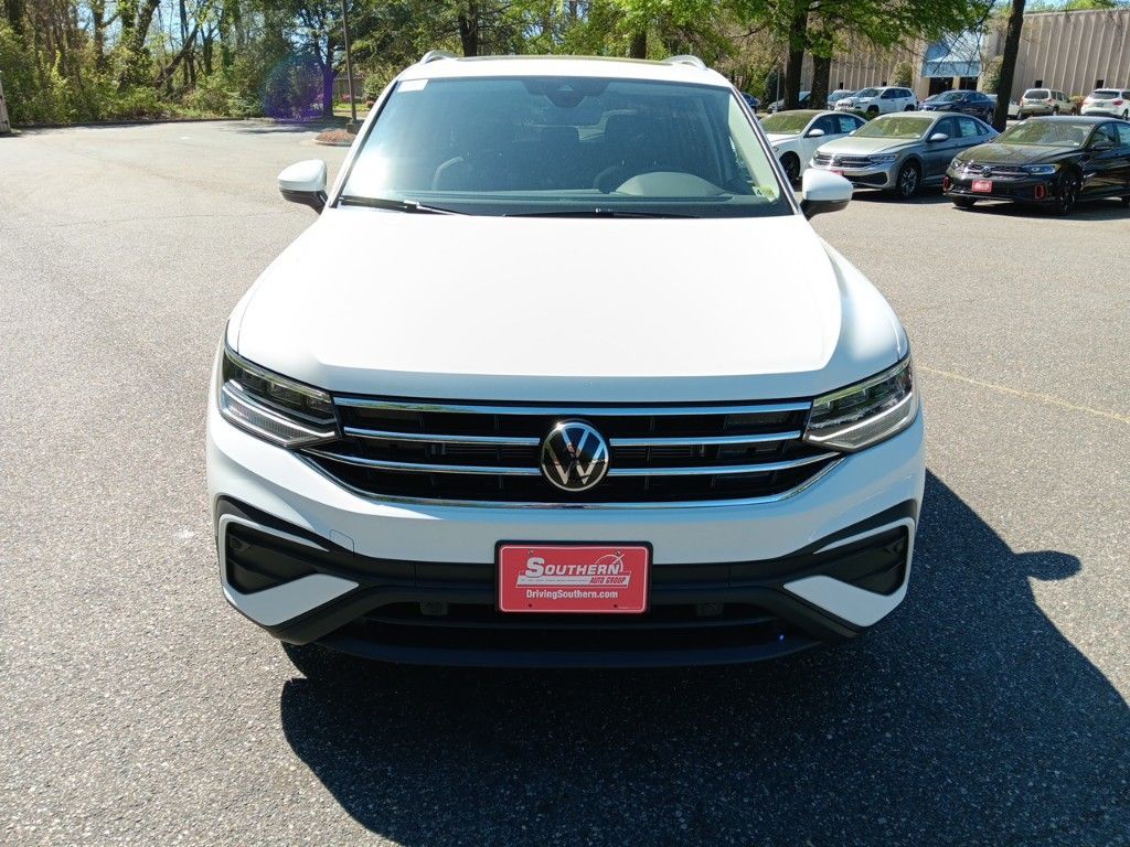 2024 Volkswagen Tiguan 2.0T SE 8