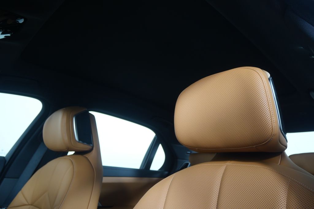 Thumbnail: 2026 BMW 7 Series - 12