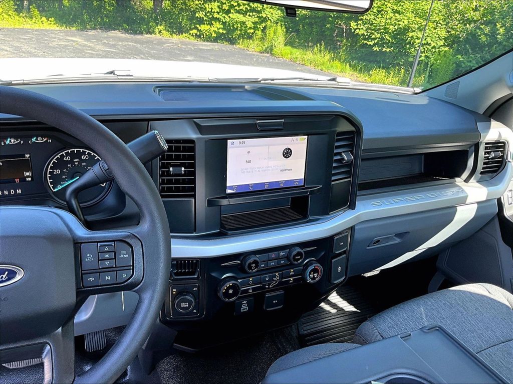 2026 Ford F-350SD — photo 8
