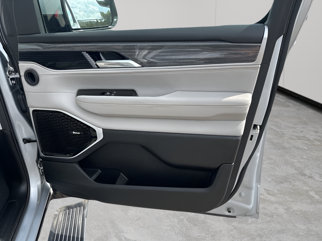 Used Car 2022 Jeep Wagoneer  Series Iii For Sale Under $40,000 In Austin, Texas