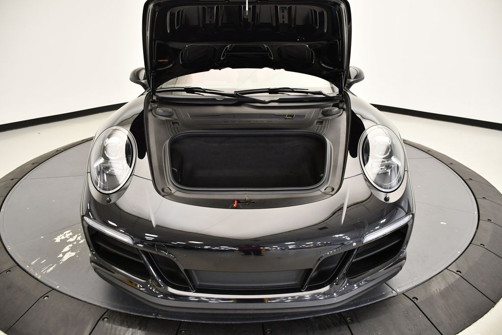 Thumbnail: 2018 Porsche 911 - 21