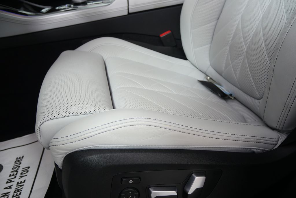 Thumbnail: 2025 BMW X5 - 10