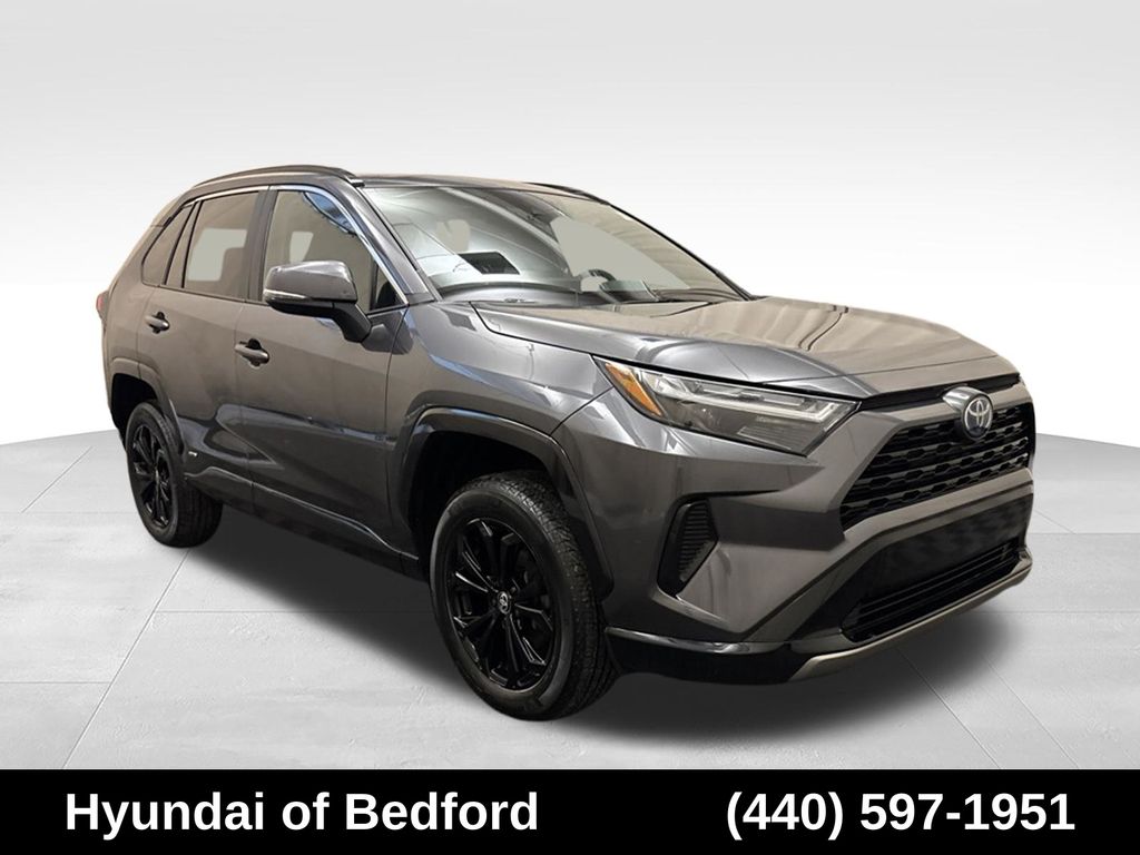 Photo 3 of 2023 Toyota RAV4 Hybrid SE